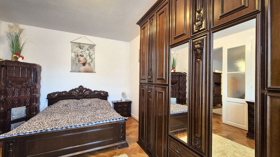 Piața de Miercuri, casă singură în curte, renovată 2025 - Poză 7