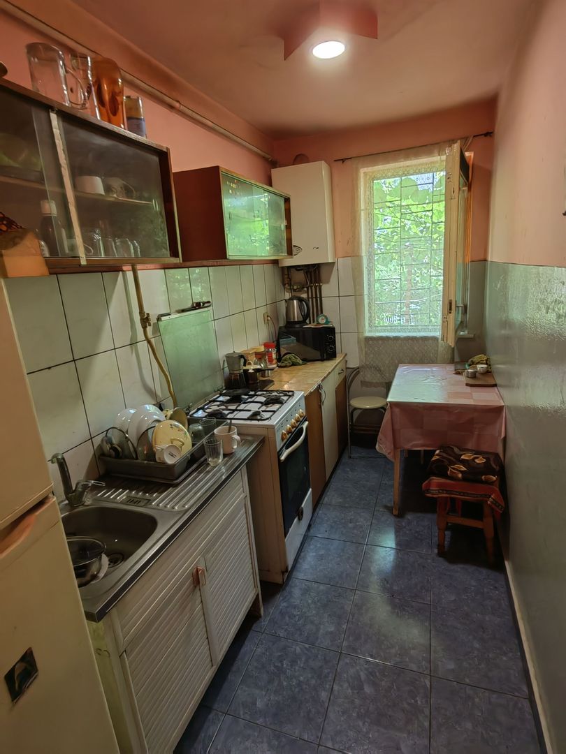 Apartament 3 camere 45 m² Romulus Cioflec - Poză 1