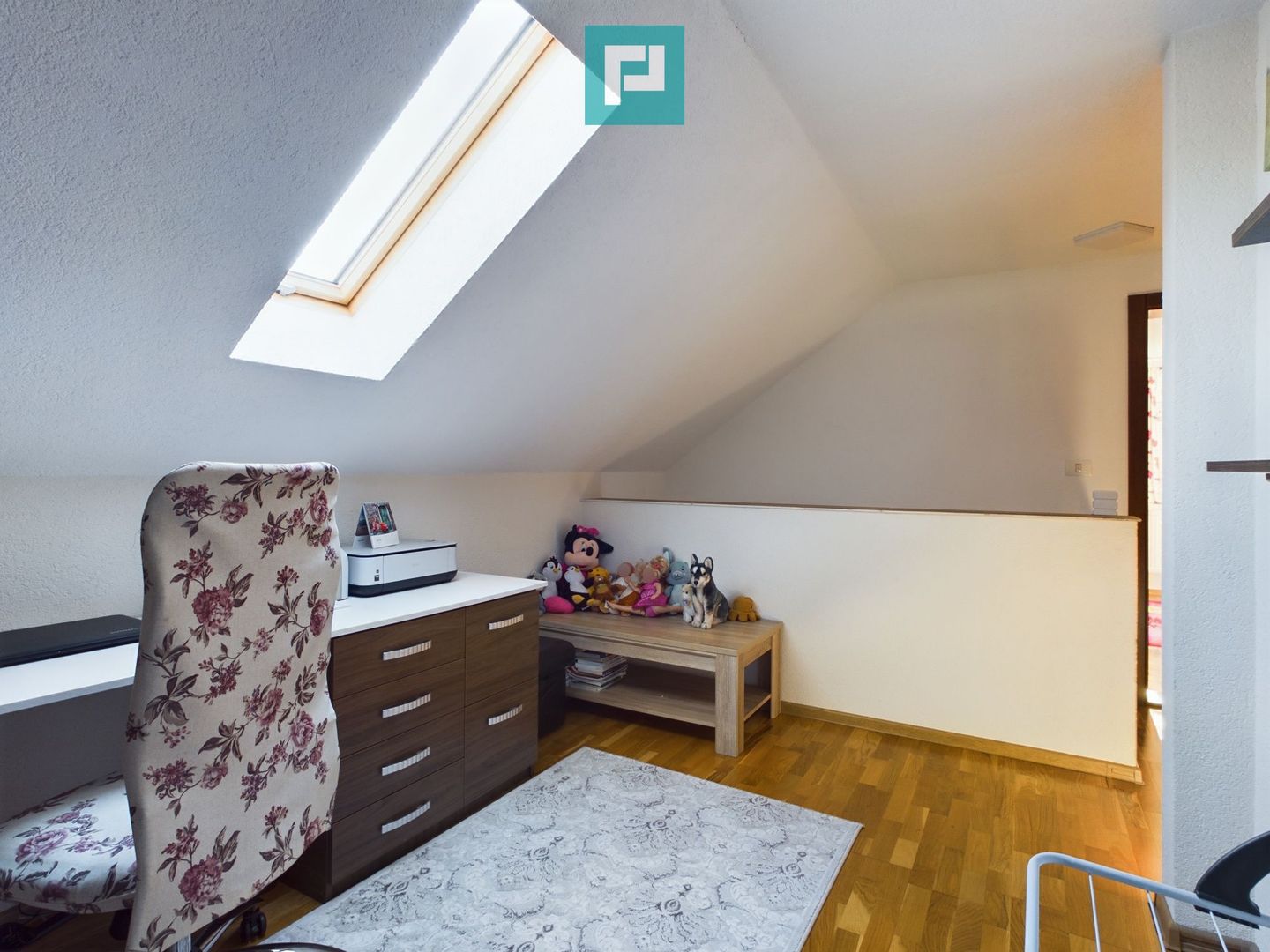 Vilă cu mansardă în Bujac - Poză 19