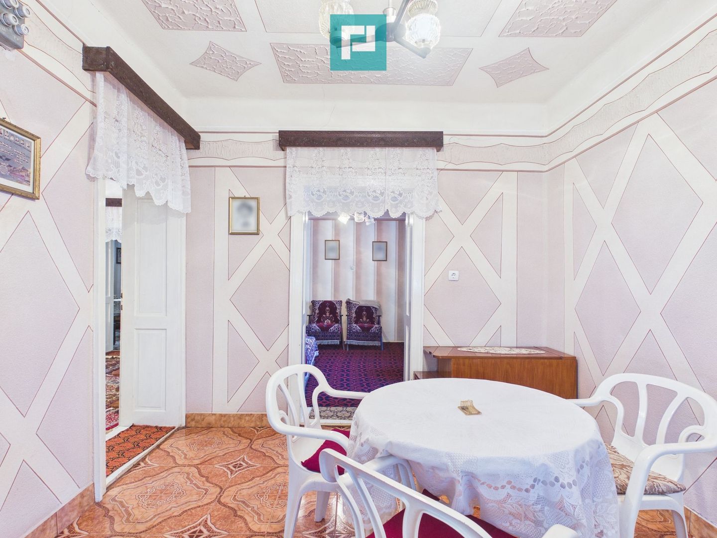 Casă cu 4 camere toate utilitățile și 1150mp teren - Poză 7