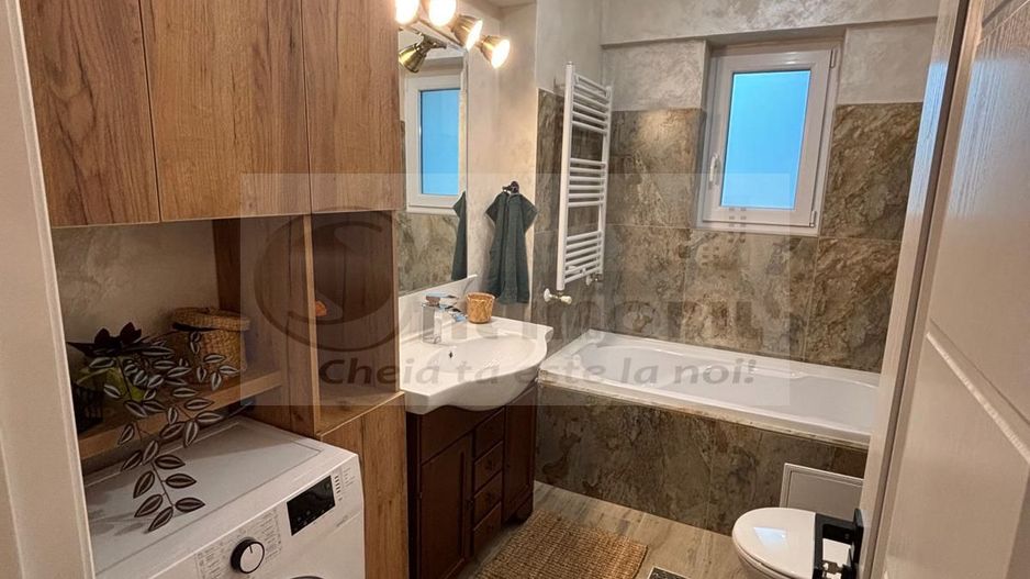 Apartament 4 camere, LUX, Capat CUG- 650 EURO - Poză 17