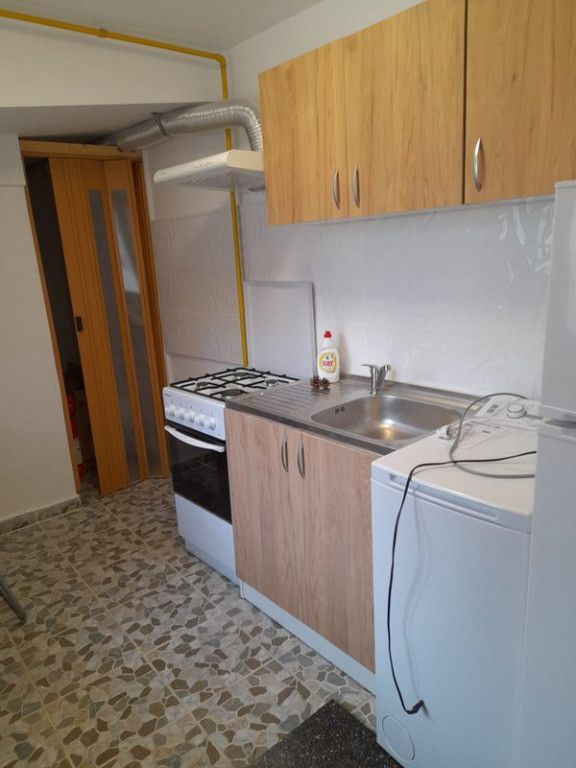 Dristor, Piata Ramnicu Sarat, casa - Poză 7