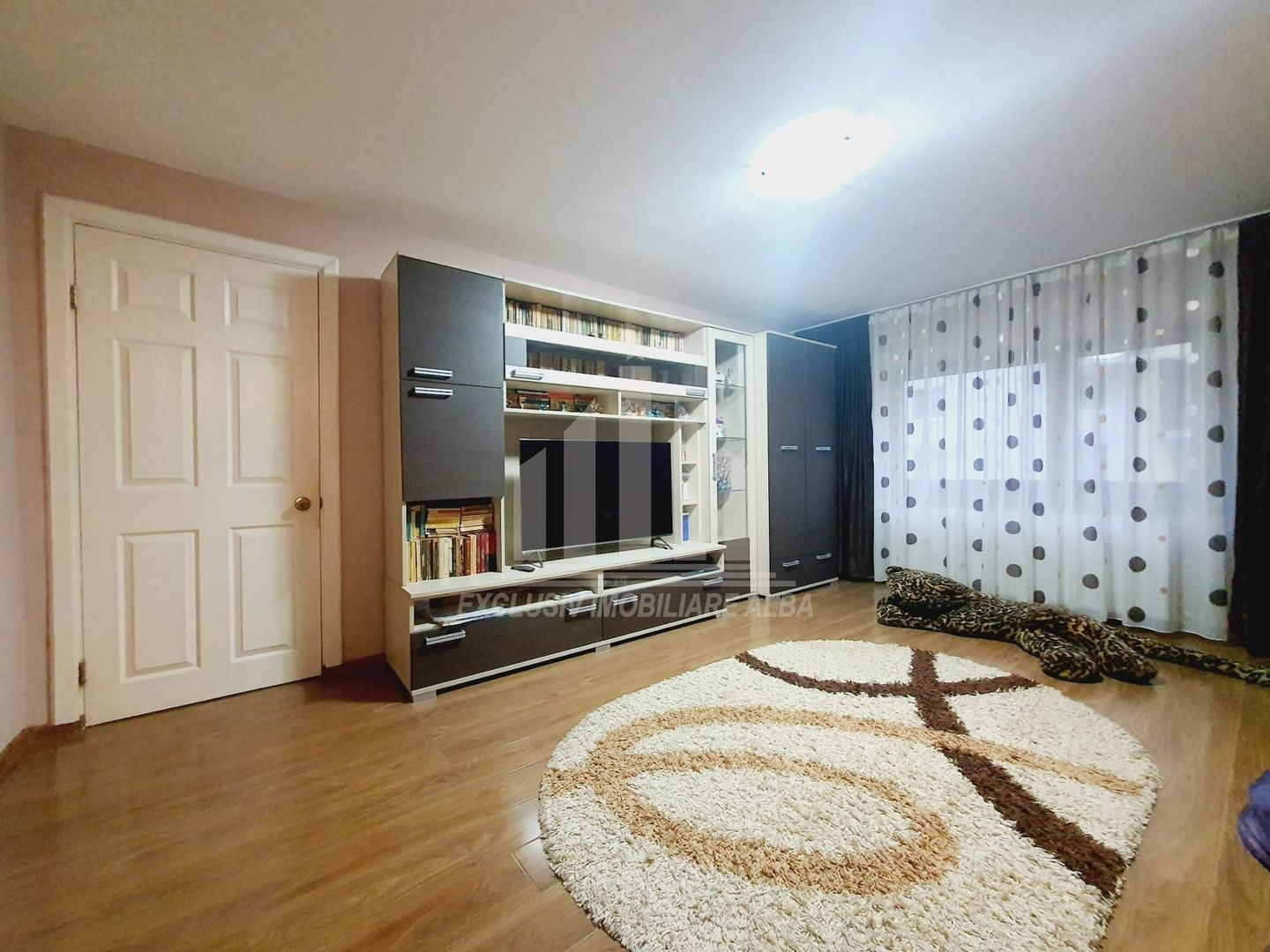 Apartament cu 4 camere de vanzare, Cetate - zona Mercur - Poză 1