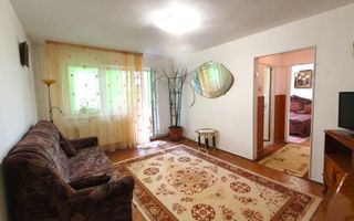 Apartament luminos cu vedere spre biserică, într-un cartier verde și liniștit. - Poză 8