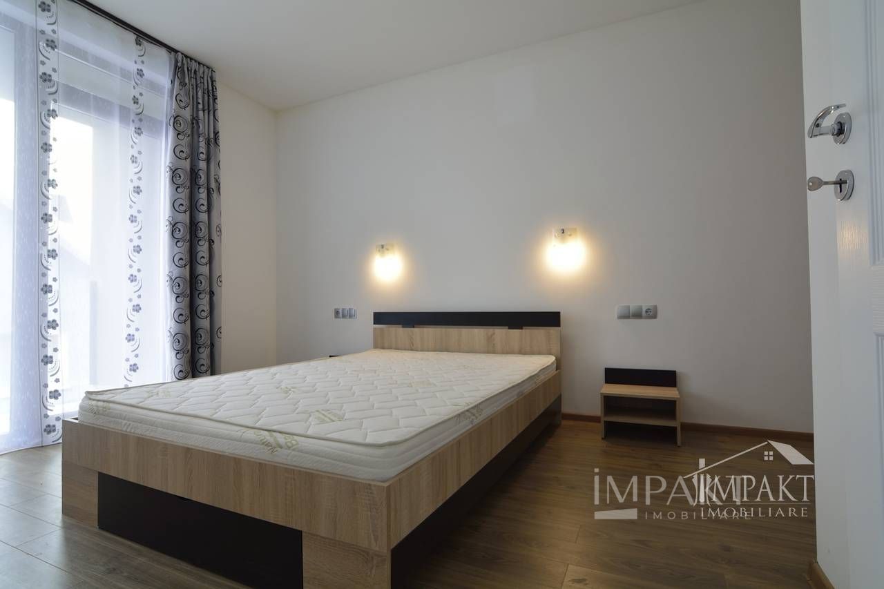 Casa cuplata cu 6 camere si curte in cartierul Intre lacuri. - Poză 11