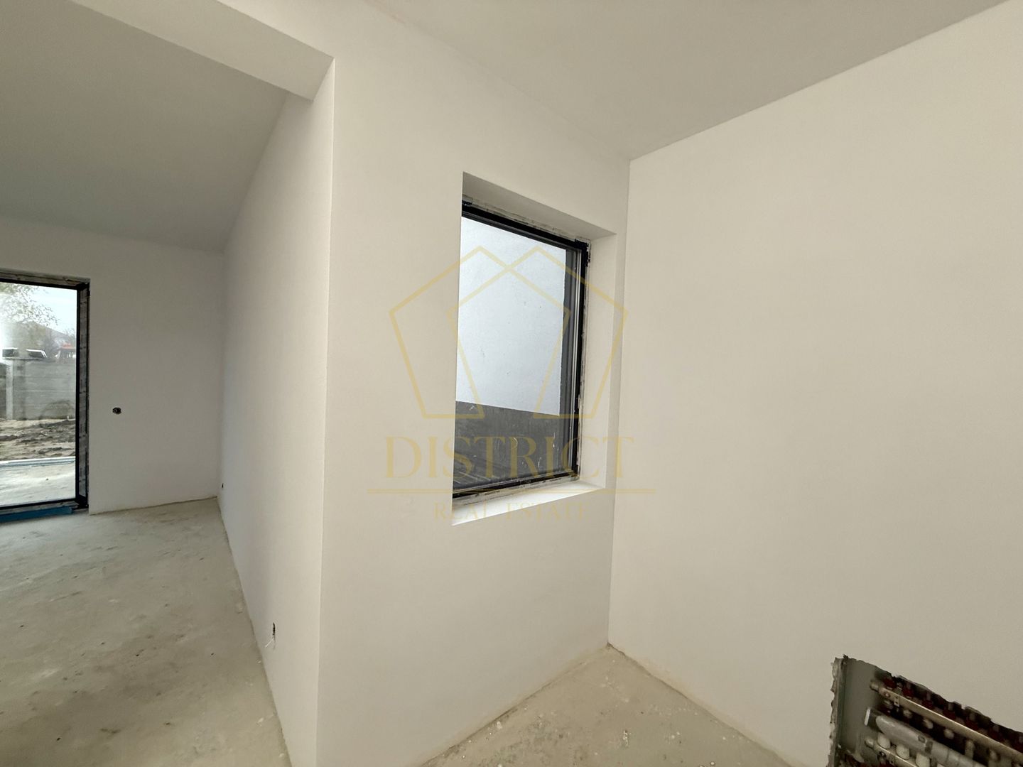 Duplex cu perete dublu cu toate utilitatile | Sanandrei - Poză 3