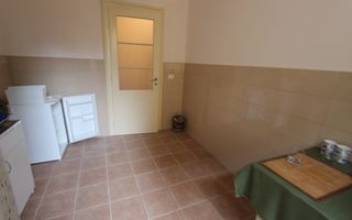 Apartament spatios 3 camere,zona medicina cu garaj si boxa - Poză 13