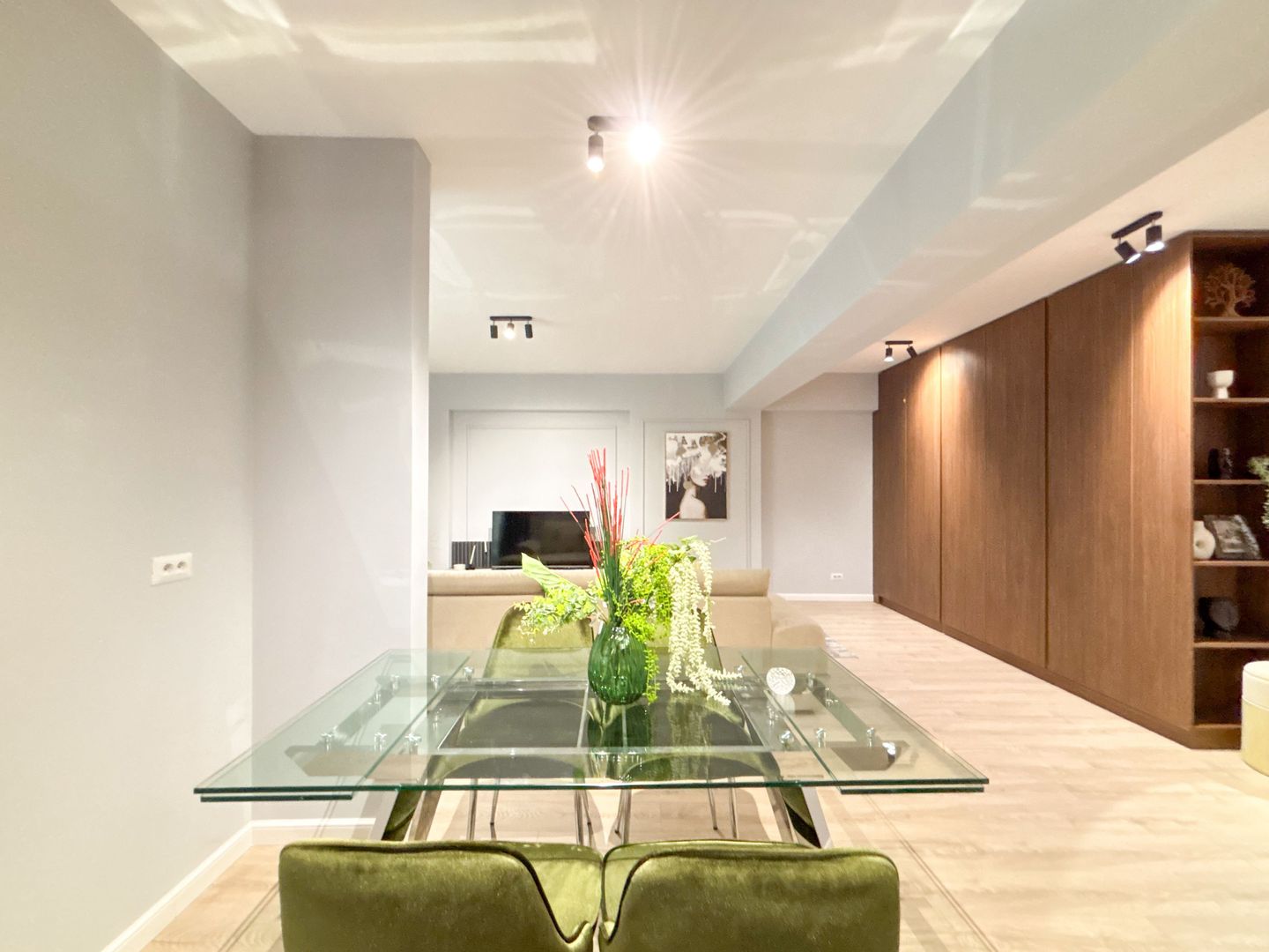 Chirie I Apartament 2 camere | 68 mp + 11 mp balcon | Parcare - Poză 9