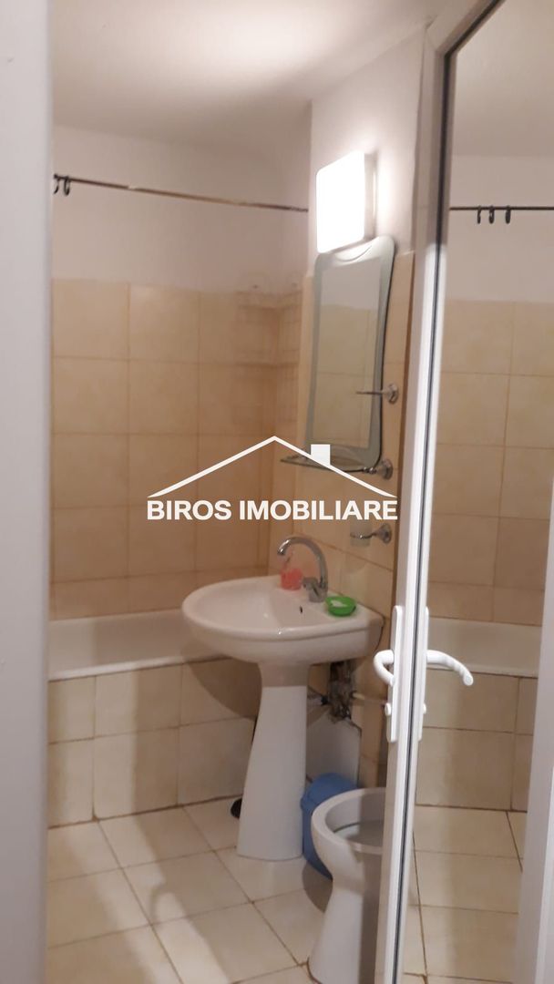 Garsoniera decomandata 37 mp 1 Mai - Spital - Poză 4
