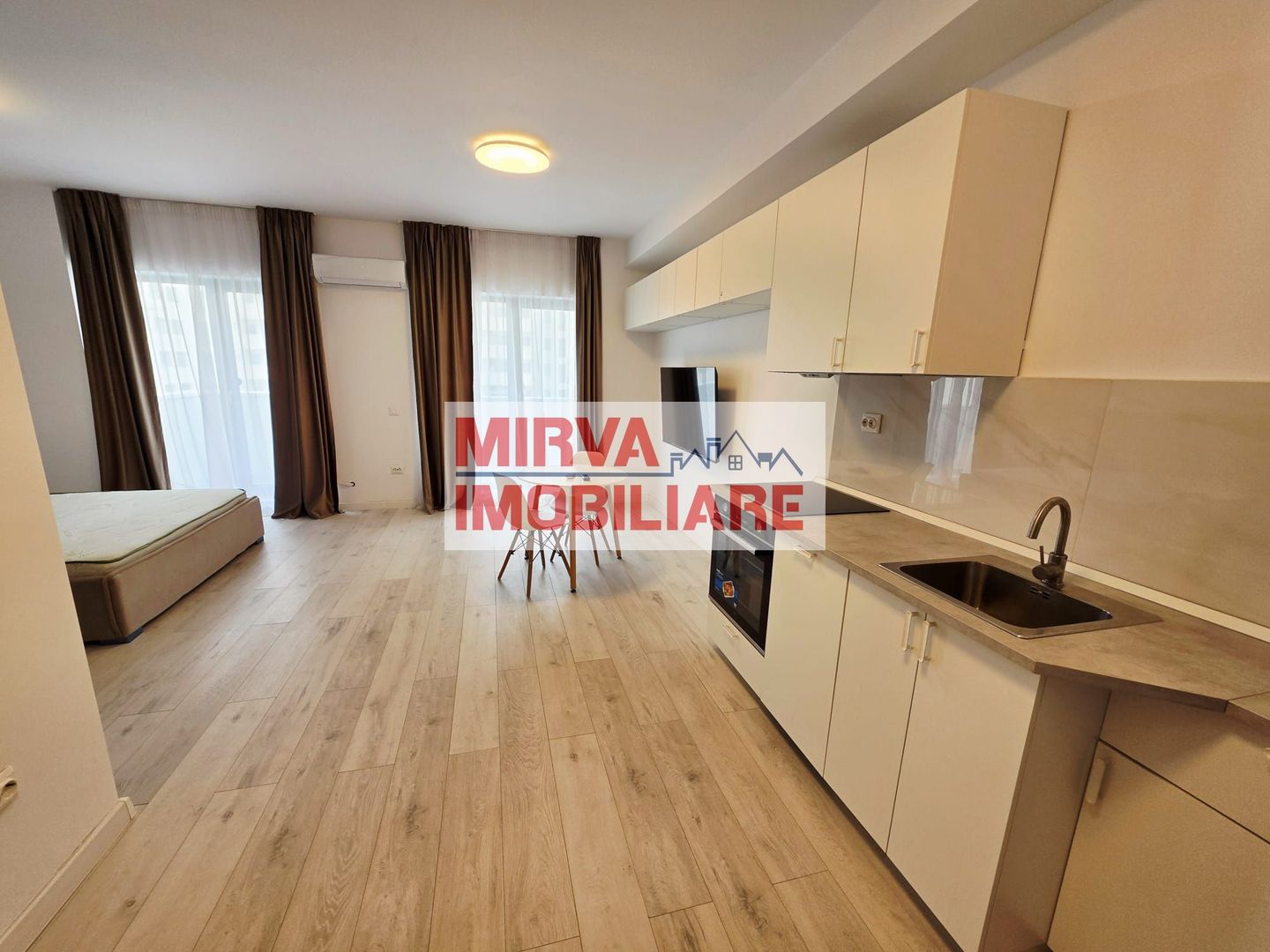 Studio decomandat de închiriat – mobilat si utilat | parcare inclusă - Poză 6