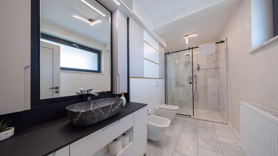 Penthouse superb, 3 camere+parcare subterana ,203 mp-Coresi - Poză 8