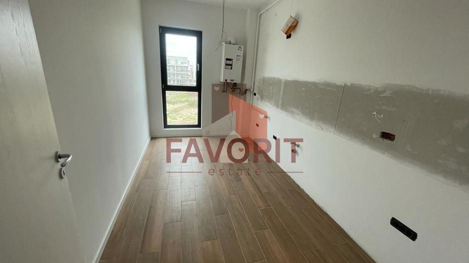 Decomandat. Zona Buziasului. Parcare in curte. - Poză 2