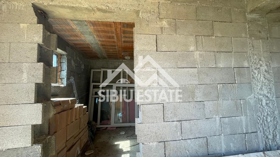 Casa Individuala in Sura Mare 5 camere, - Poză 12