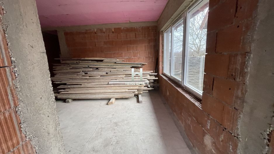 Casa individuala cu 3 camere si gradina mare in Sacosu Turcesc - Poză 4