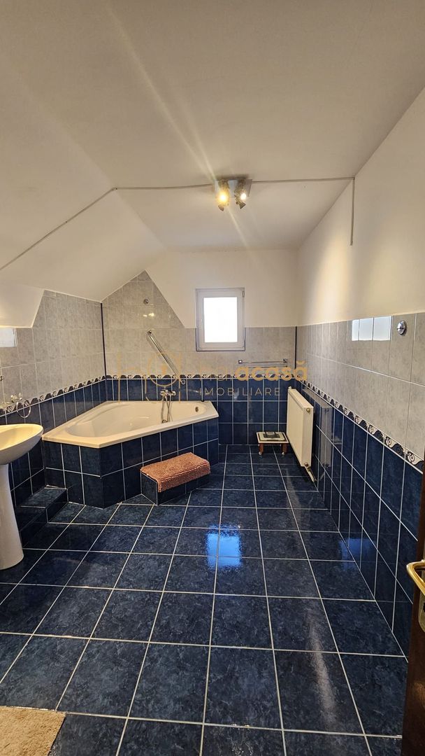 Casă / Vilă cu 8 camere de vânzare în Manastur, Cluj-Napoca - Poză 21