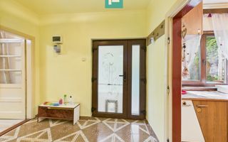 Casă de cărămidă in Grădiște - Poză 1