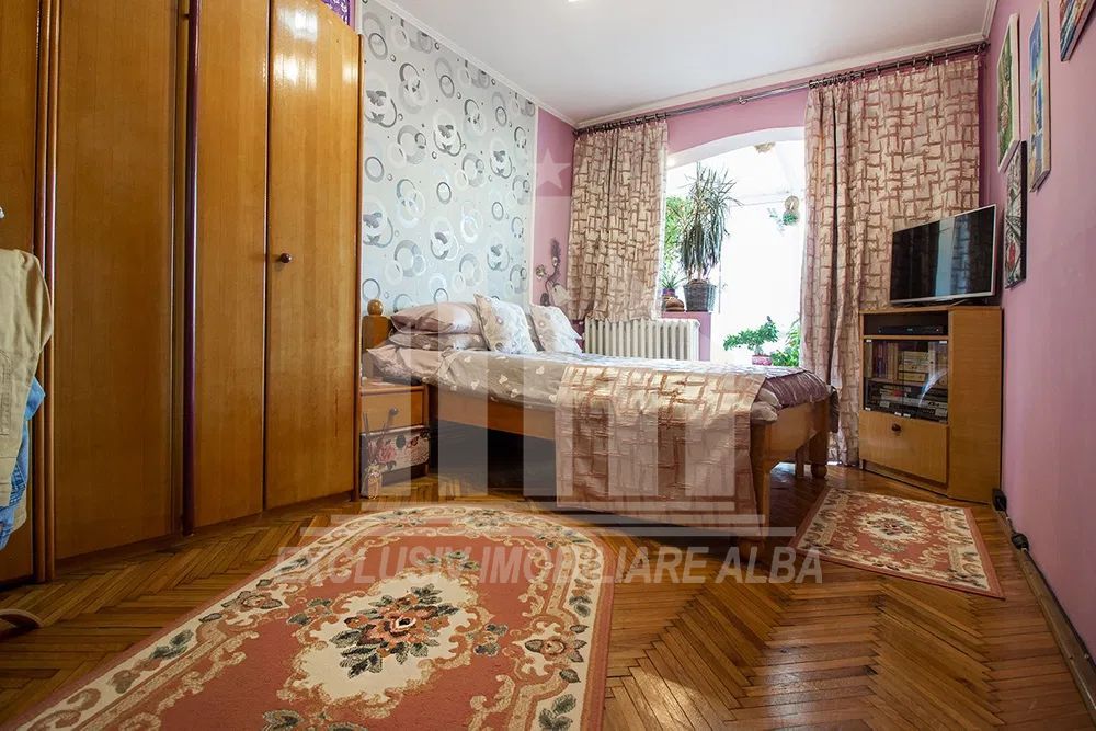 Apartament 3 camere decomandate, Cetate - Poză 4