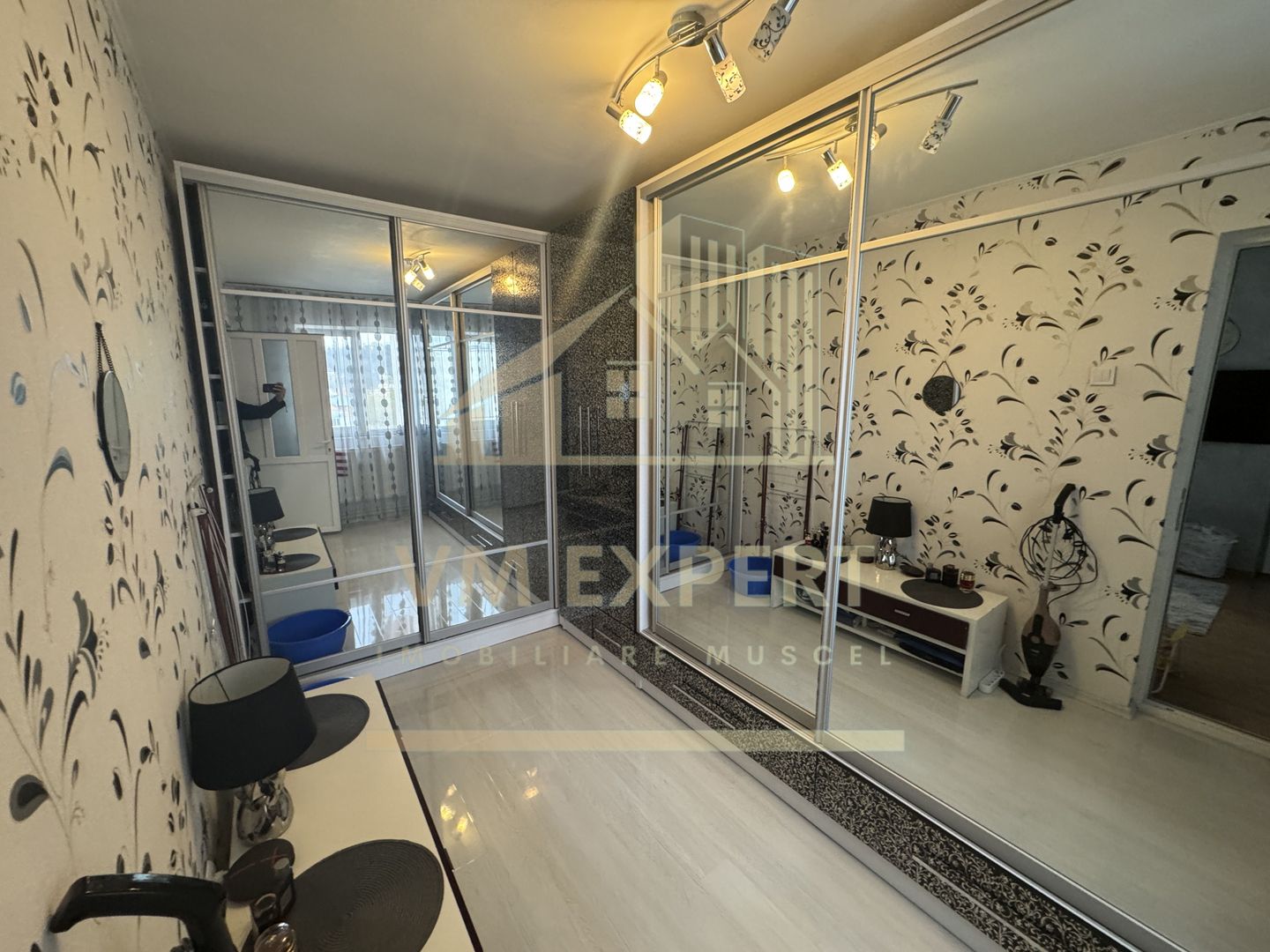 APARTAMENT 3 CAMERE ETAJ 3 VISOI - Poză 14