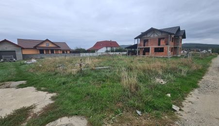 Teren de vânzare- 500 mp și autorizație de construire