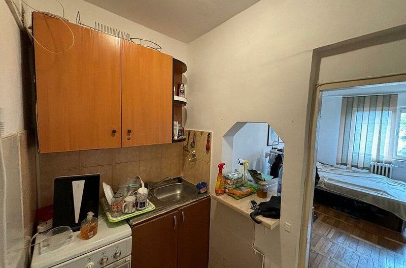 Garsoniera de vanzare  pe strada golescu 12 - Poză 7