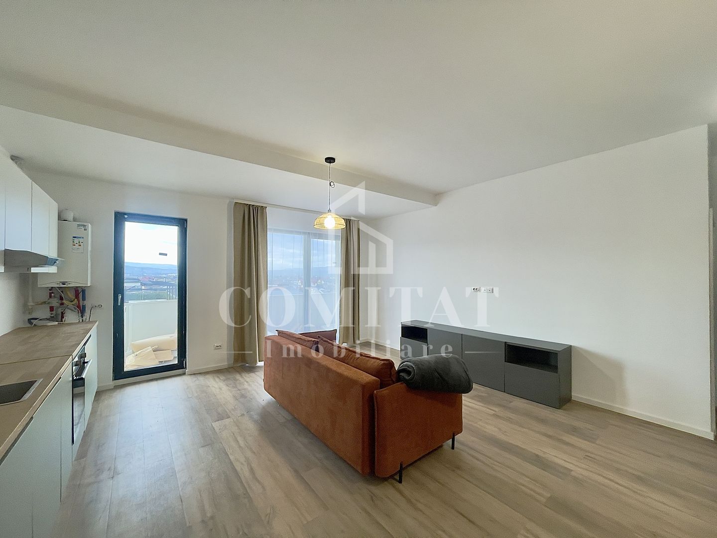 Nou în piață apartament mobilat și modern zona străzii Eroilor - Poză 3