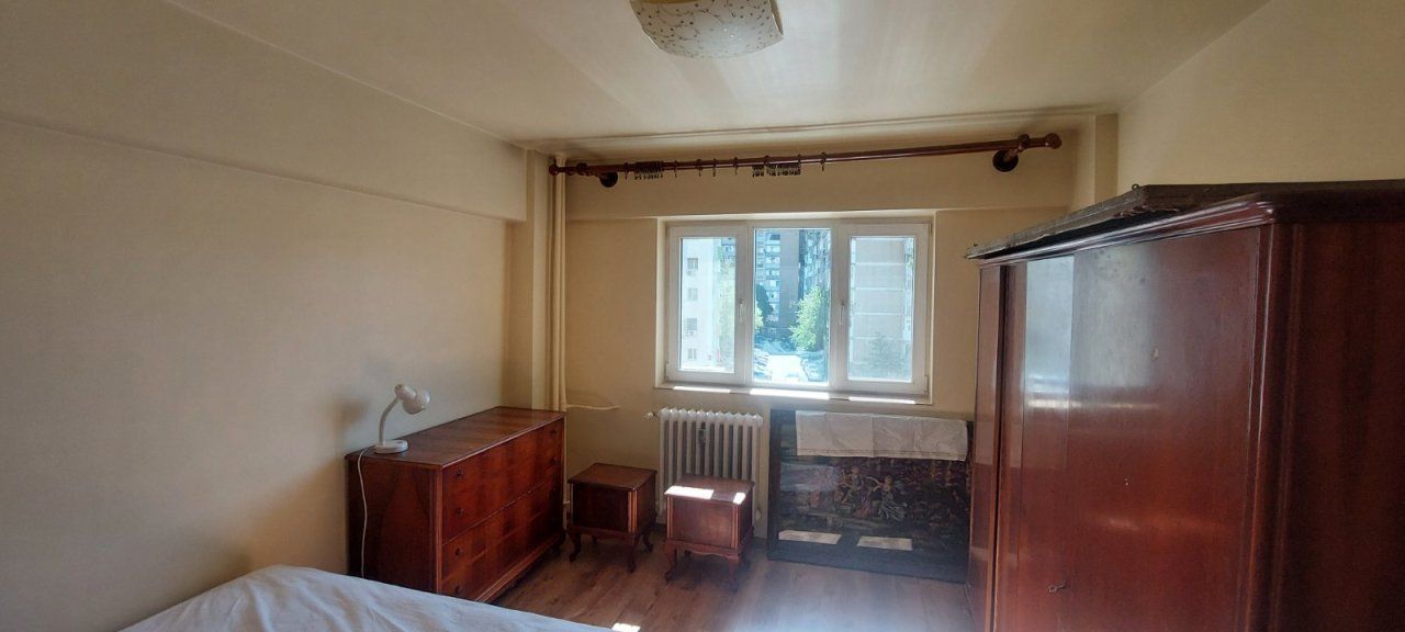 Vand apartament 4 camere situat la 10 min de Piata Unirii - Poză 7