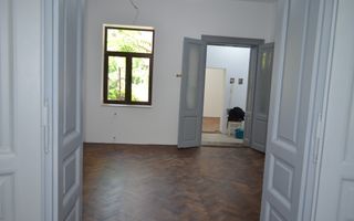 Apartament renovat in zona centrala - Poză 6
