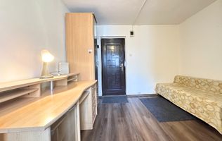 Ofer spre închiriere garsonieră situată la doar 2 minute metrou Jiului