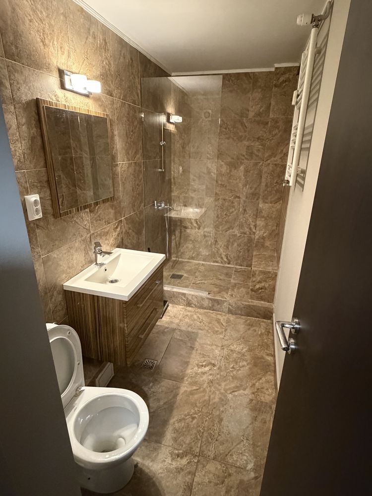 Închiriez garsonieră modernă, Piața Muncii, aproape de metrou - Poză 5