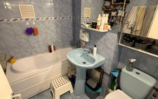 3 Camere Decomandat - Etaj 2  - Zona Galata/ Biserica Galbena - Poză 4