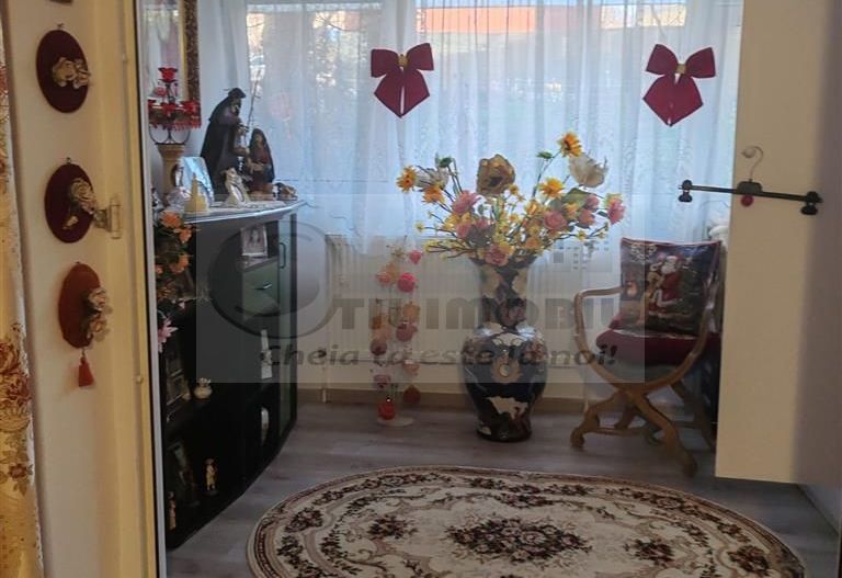 Apartament 3 cam semidecomandat parter Tudor Vladimirescu-100.000 euro - Poză 3
