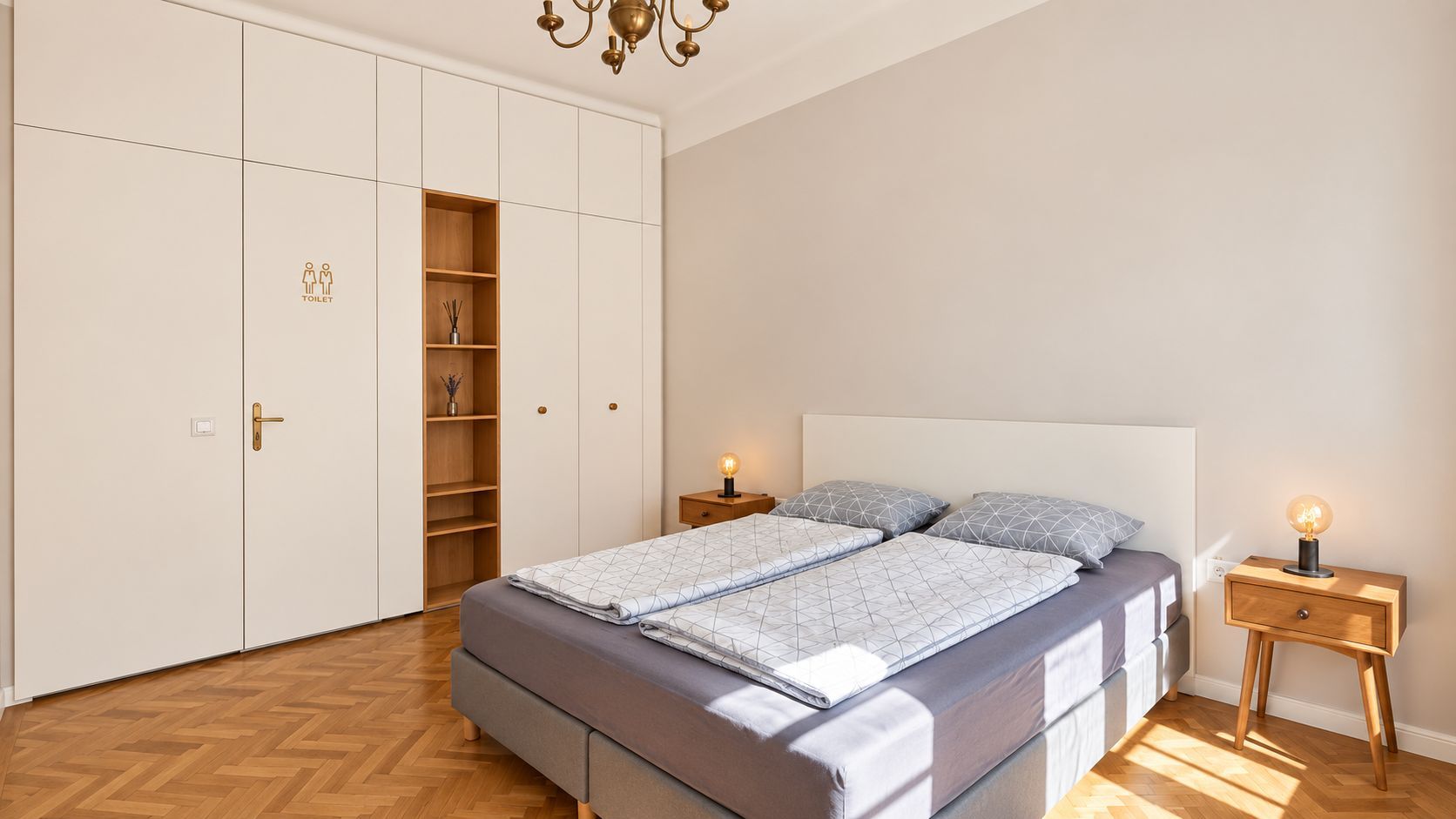 Apartament spectaculos de închiriat 4 camere 4 băi Centrul Istoric - Poză 22