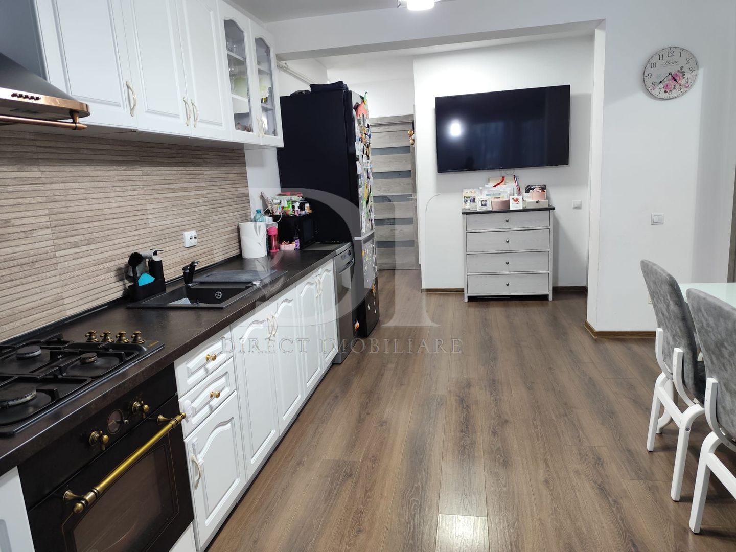 Apartament de inchiriat / etaj intermediar / Zona Porii - Poză 2