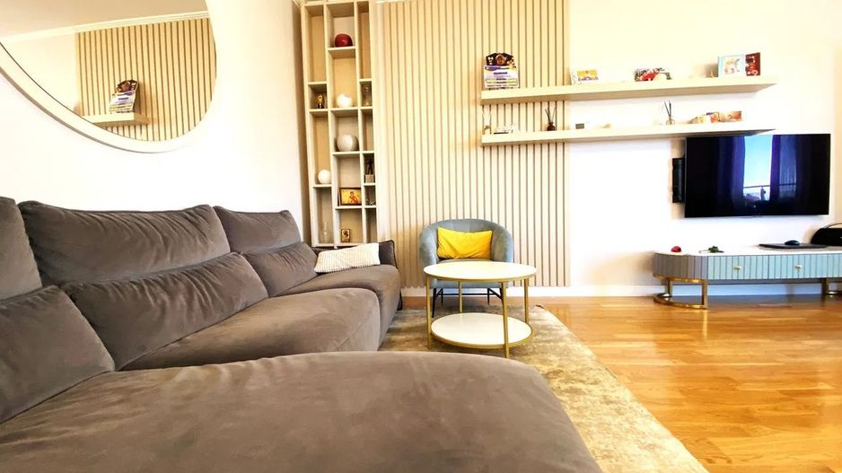 Apartament cu 4 camere  Fizicienilor - District - Poză 2