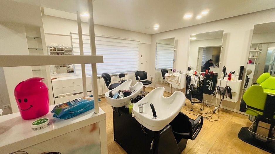 Spațiu Comercial 54 mp – Salon Amenajat | Suceava | 105 000 € - Poză 1