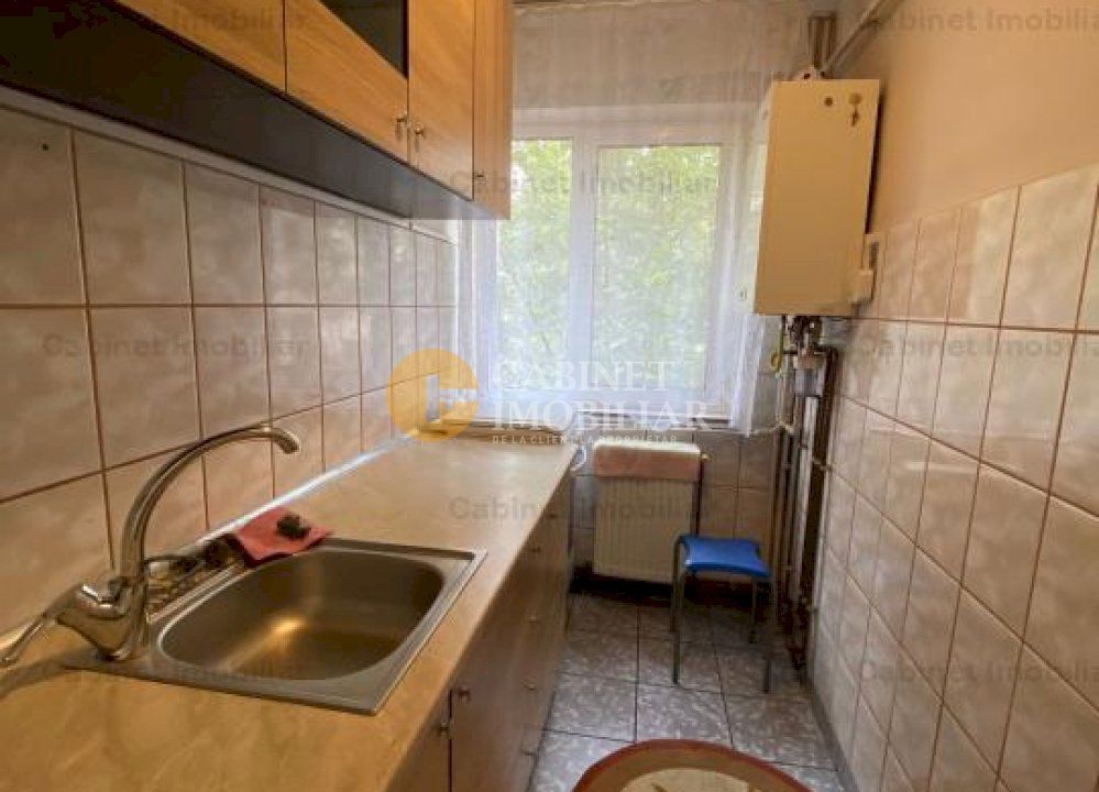 Apartament 3 camere, etajul 3, mobilat si utilat - zona Alexandru cel Bun - Poză 5