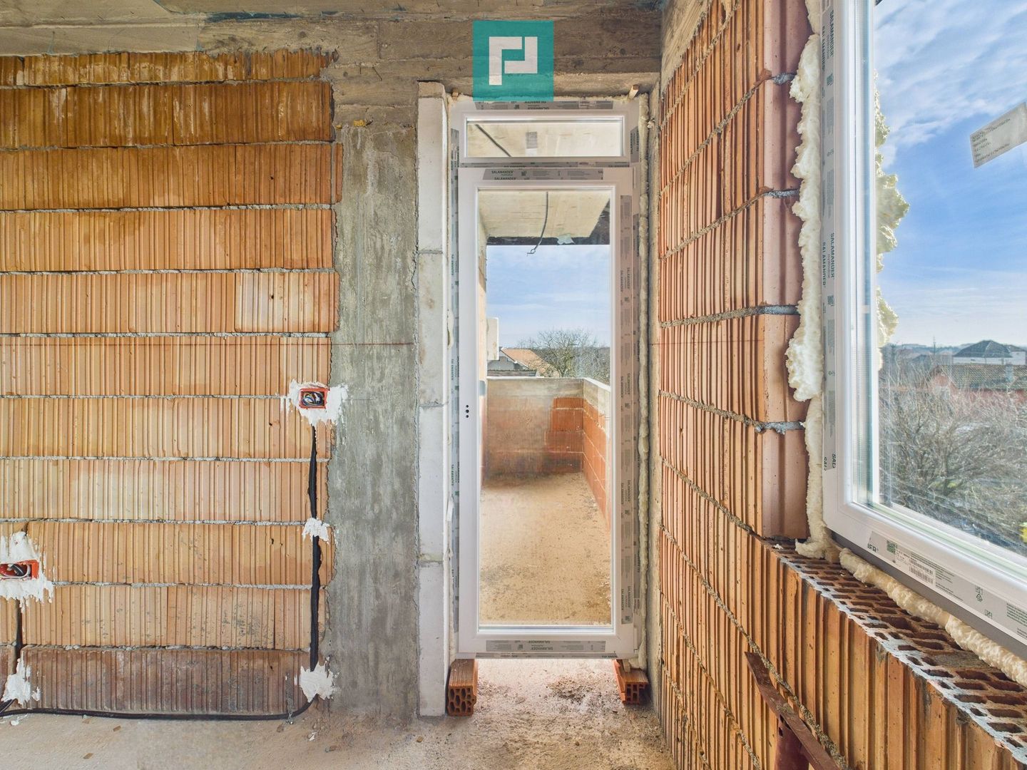 Penthouse cu terasă generoasă, în centrul Chișodei - Poză 7