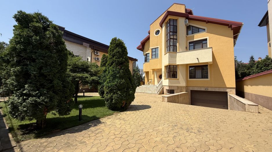 Vila 9 camere cu piscina si teren de 1.000 mp - Poză 36