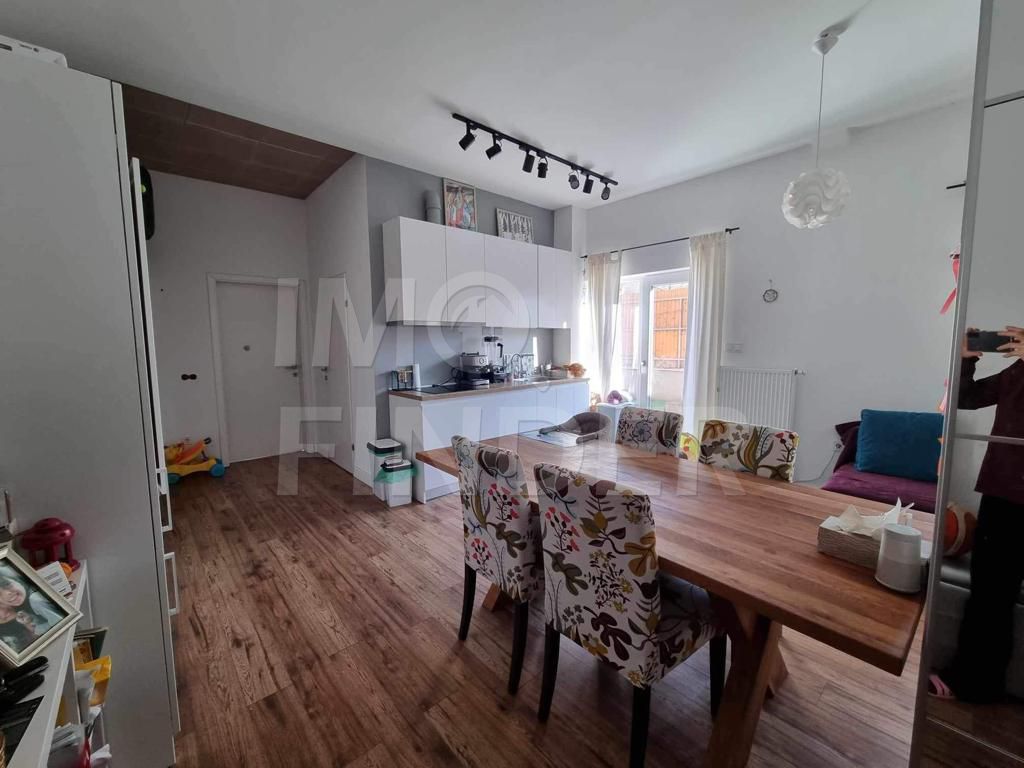 Apartament 2 camere,  cu gradina 65 mp și garaj, Zorilor - Poză 1