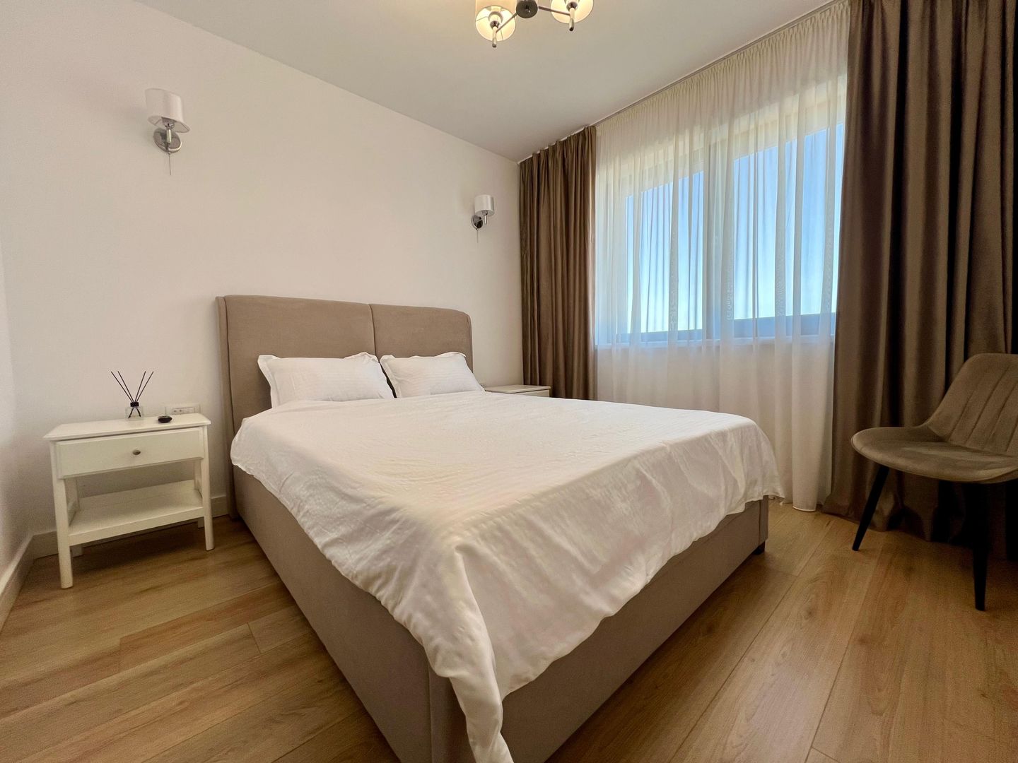 Apartament 2 camere modern în Aviației – 2 băi, dresing - Poză 1