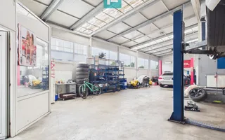 HALĂ INDUSTRIALĂ + SERVICE AUTO COMPLET ECHIPAT - Poză 21