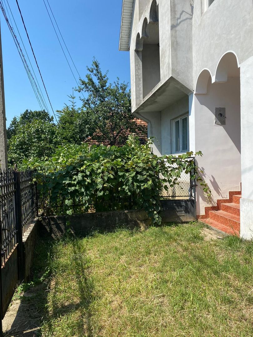 Casa in inima localitatii Certeze - Poză 3