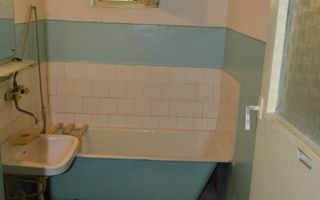 Apartament cu 4 camere Marasesti/Suceava - Poză 8