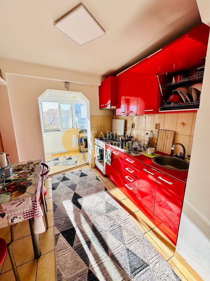 Nicolina 1 - Apartament cu 3 Camere Decomandat - Bloc 1981 - Poză 7