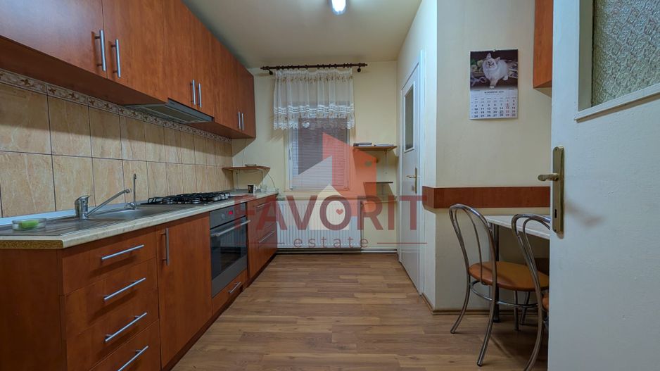 3 camere | parter | 2 bai | mobilat si utilat | zona  excelenta | boxa la subsol - Poză 1