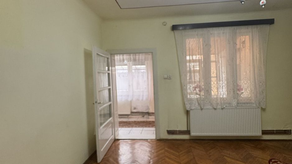 De vânzare Casă în Grădiște, curte + grădină proprie generoasă Arad - Poză 9