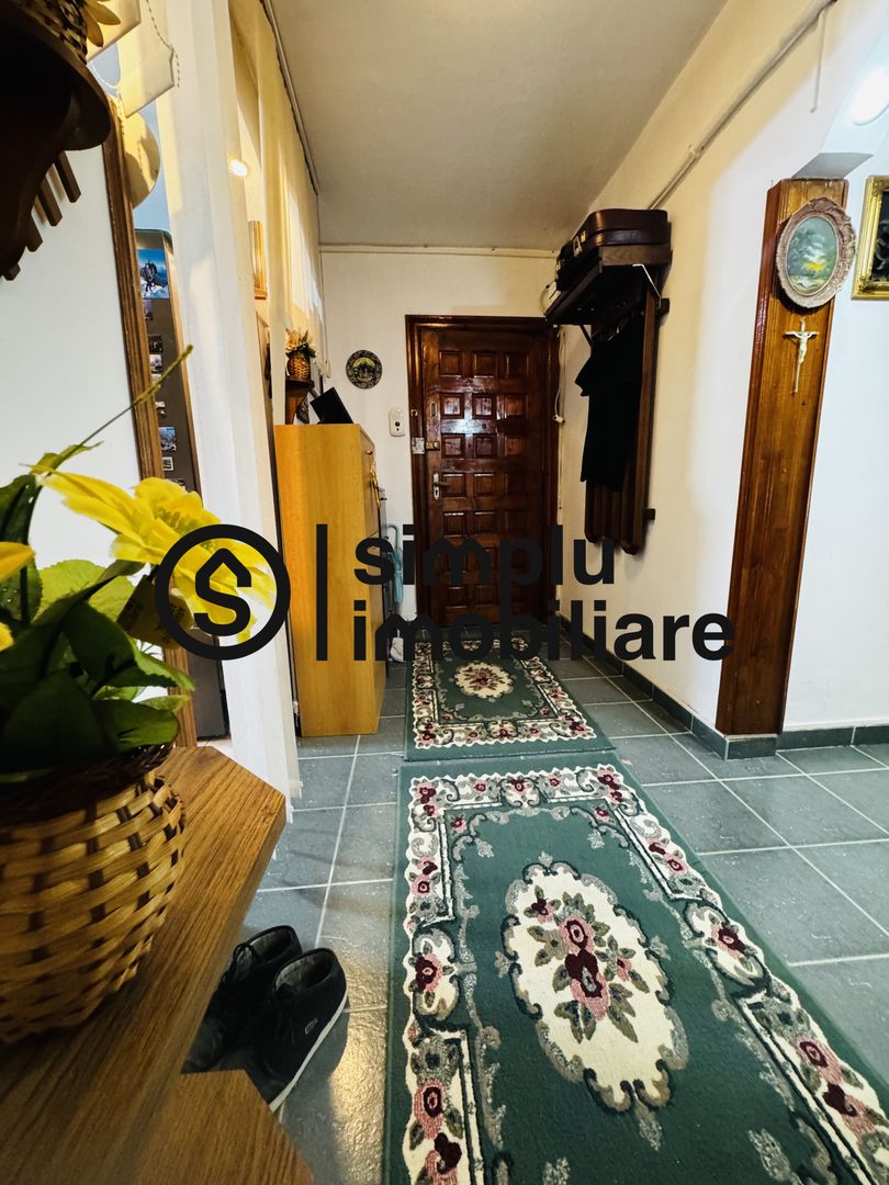 3 decomandate, centrala, 1 Mai - 110 000 Euro - Poză 7
