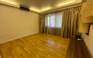 Apartament cu 3 camere de vânzare Primăverii - Poză 2