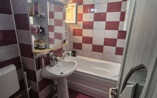 Apartament cu 3 camere / 60 mp/ zona Podu Ros - Poză 9