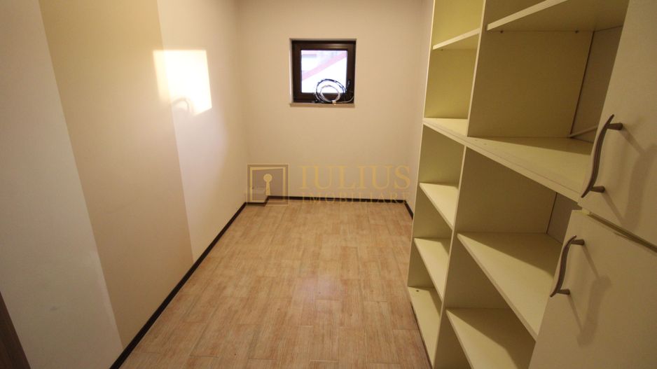 Cetatii; 5 camere, spatiu depozitare, garaj, curte, ideal pentru sediu firma. - Poză 21